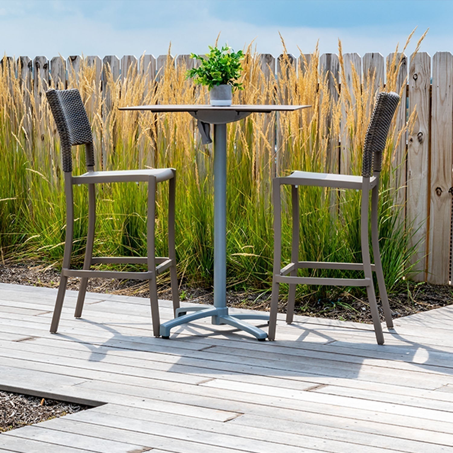 Rustic vs Modern Outdoor Furniture: Which Style Fits Your Space?