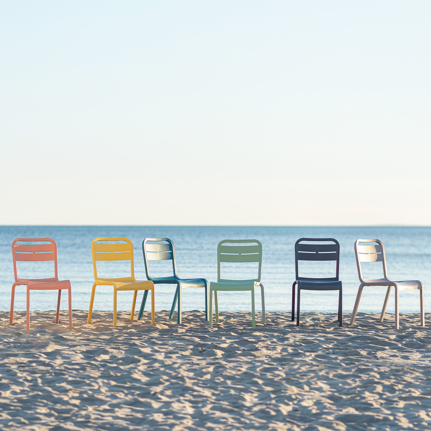 The Hues You Choose – The “Art” of Color Selection in Outdoor Furniture Design